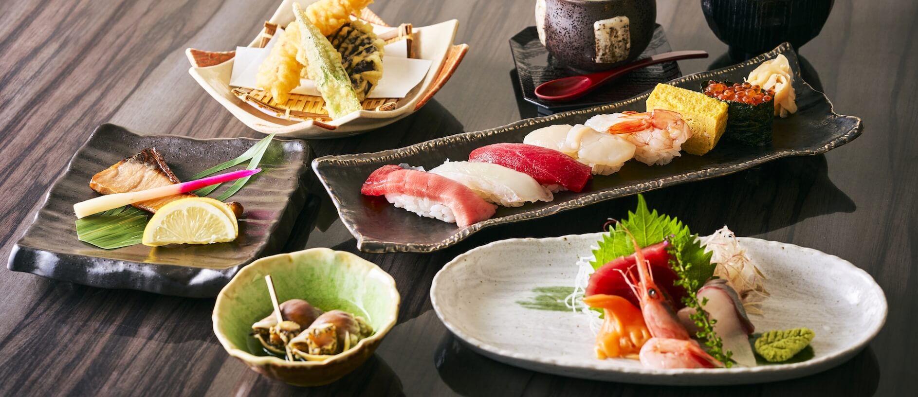 寿司や天ぷら、お刺身、一品料理などの写真